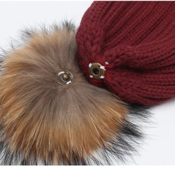 Burgundy Wine Bordeaux Natural Fur Pom Beanie Hat - Picture 5 of 5